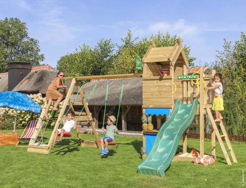 Jungle Resort | Casita infantil con columpios y red de escalada