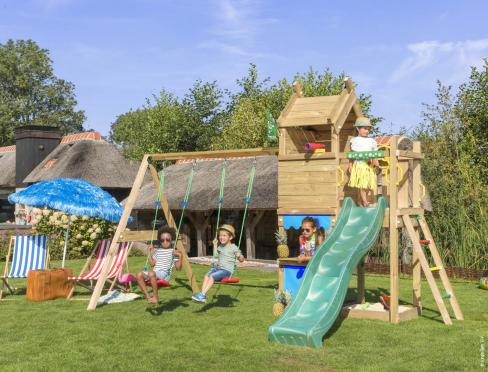 Jungle Resort | Casita infantil con doble columpio
